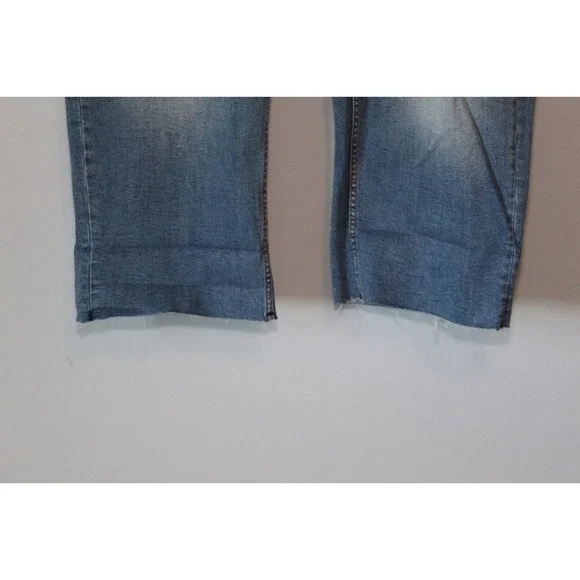 Vigoss Marley Distressed Midrise Cuffed Capri Light Wash Plus Size 22 H14763 - Picture 3 of 14